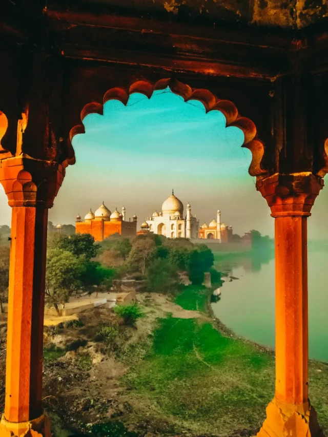 Top Tourist Places to Visit in Agra